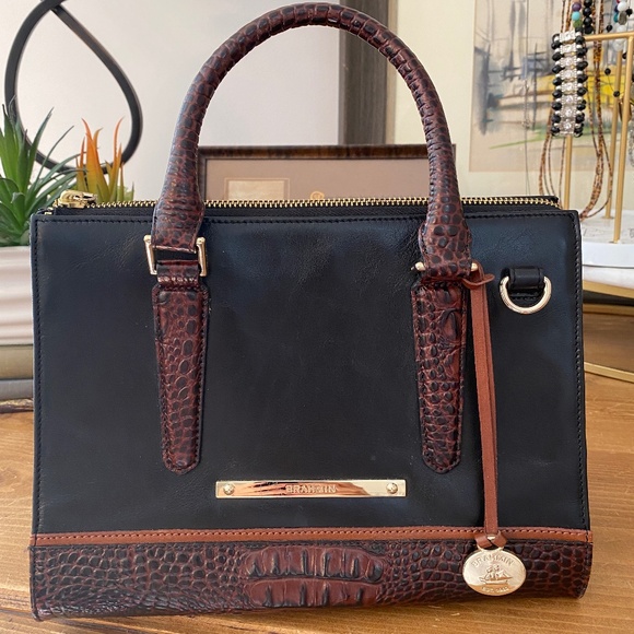 Beautiful Brahmin Handbag with Gold Hardware - Picture 1 of 14